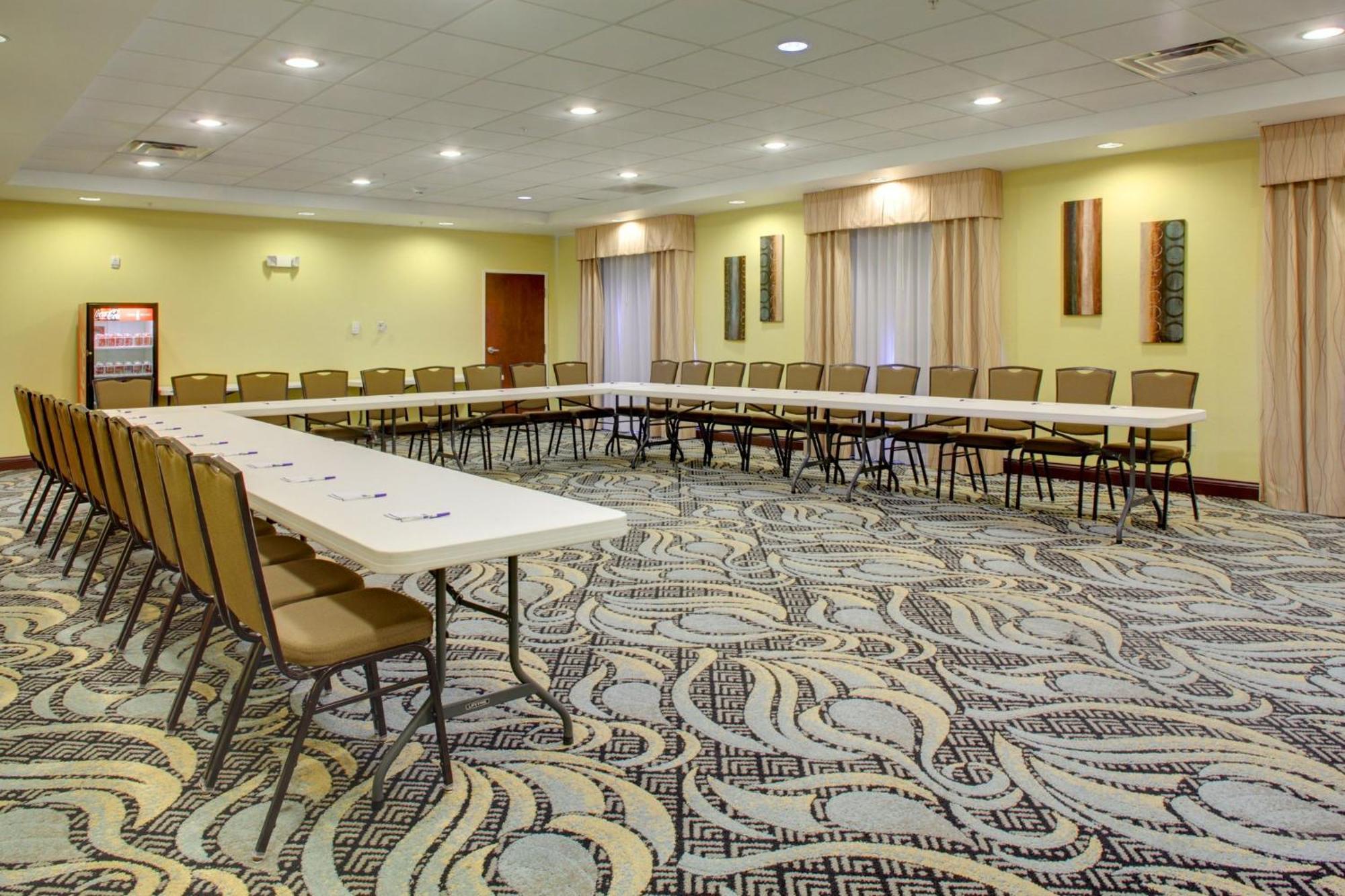 Holiday Inn Express & Suites Cross Lanes By Ihg Екстериор снимка
